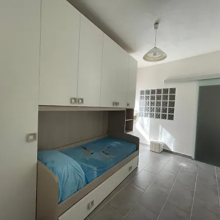 Апартаменты Domus Vacanze Al Mare *