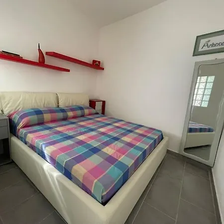 Domus Vacanze Al Mare Апартаменты Sedini
